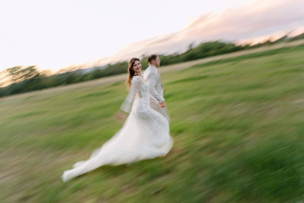 Bride and groom captured in an editorial way. Luxury weddingphotographer. Luxushochzeit